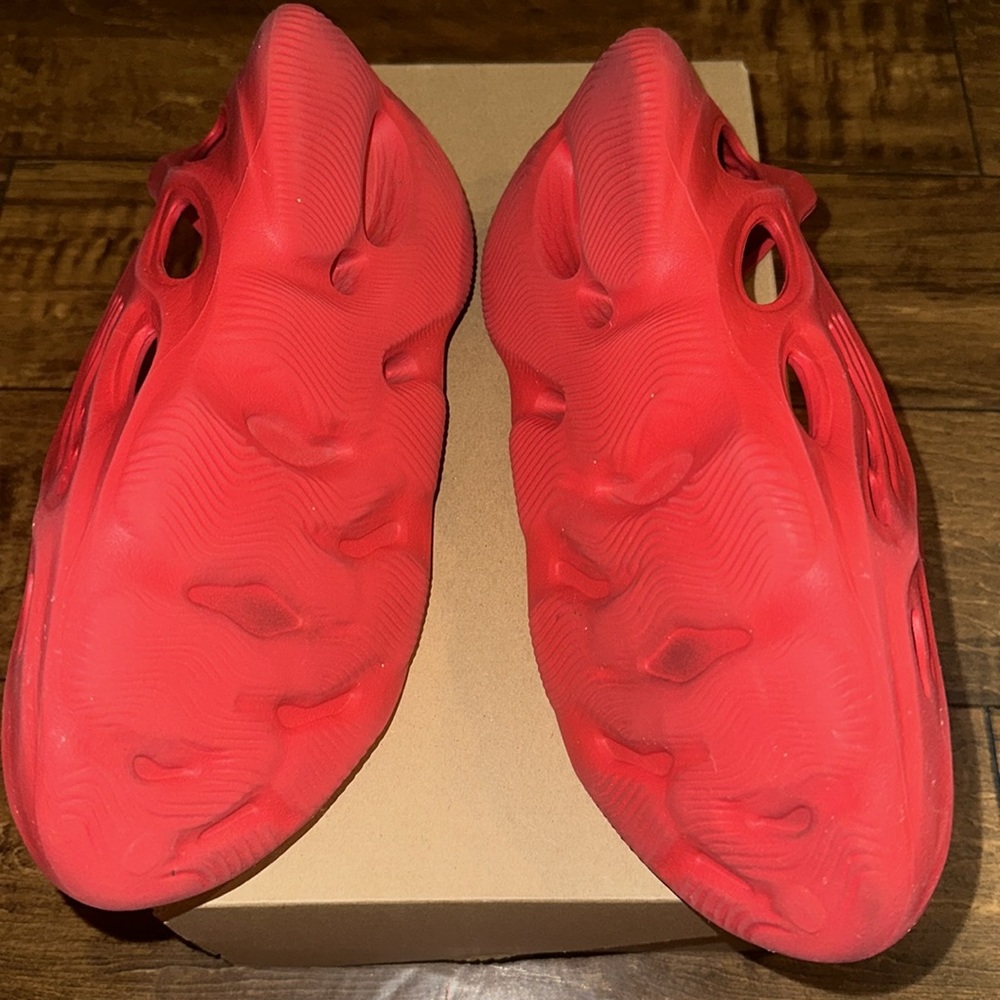 Yeezy Foam Rnnr View 4